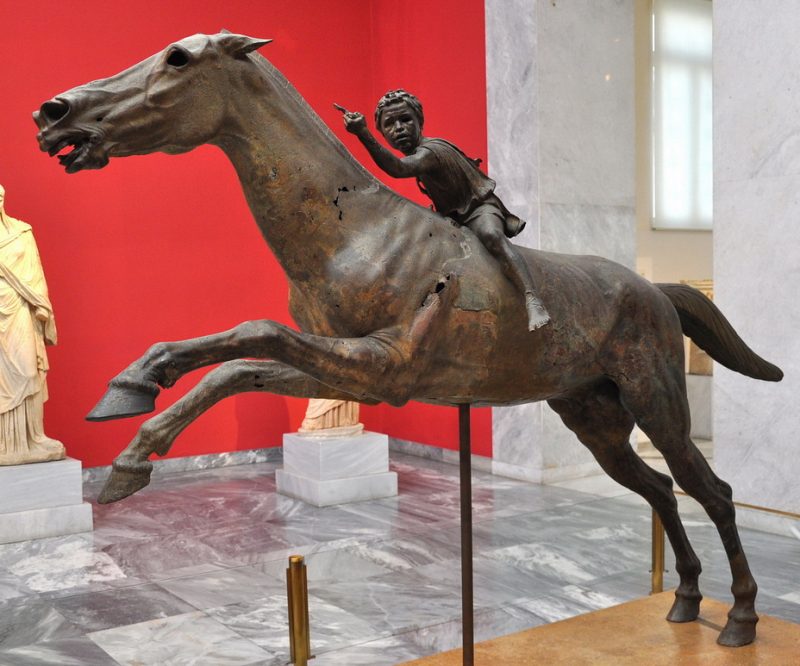 Древнегреческая статуя коня